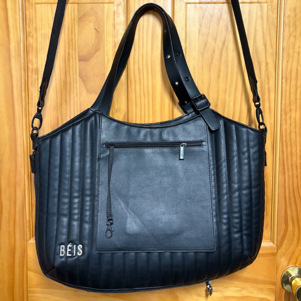 Black Béis Expandable Overnighter